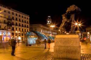 Der Bär und der Erdbeerbaum, Puerta del Sol