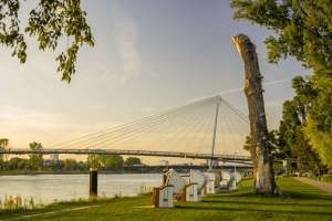 Rin Fluss mit der Mimram Brücke im Hintergrund